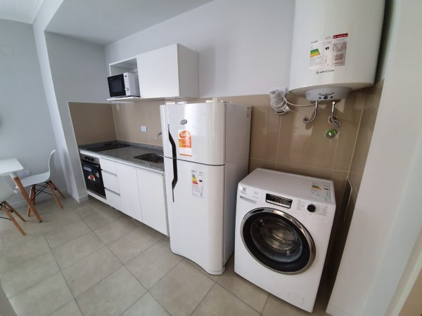 VENTA EN MICROCENTRO DEPTO. AMOBLADO 1 DORM