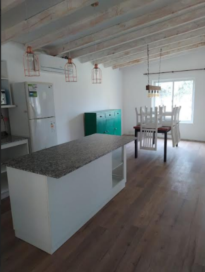 VENTA CASA EN ESQ. ORO VERDE - AMPLIO TERRENO