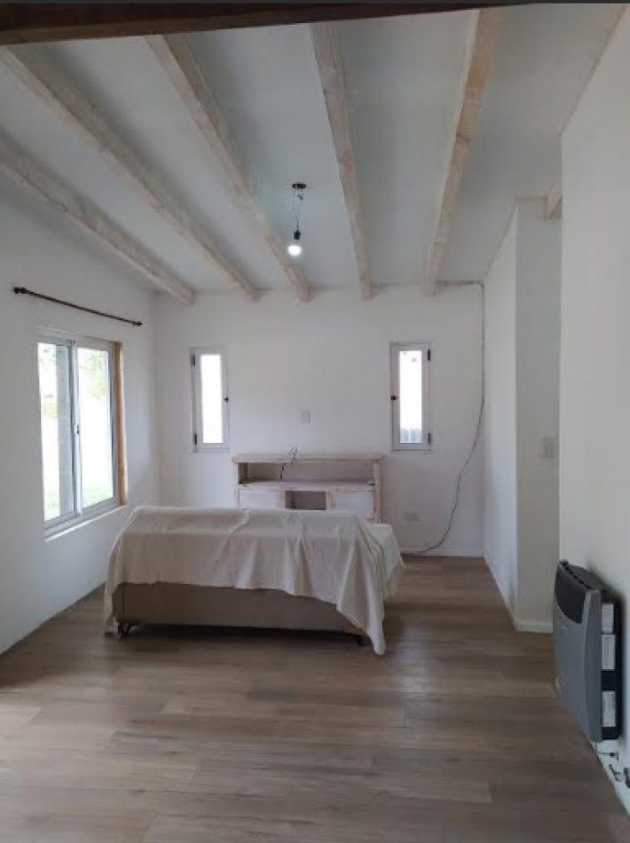 VENTA CASA EN ESQ. ORO VERDE - AMPLIO TERRENO