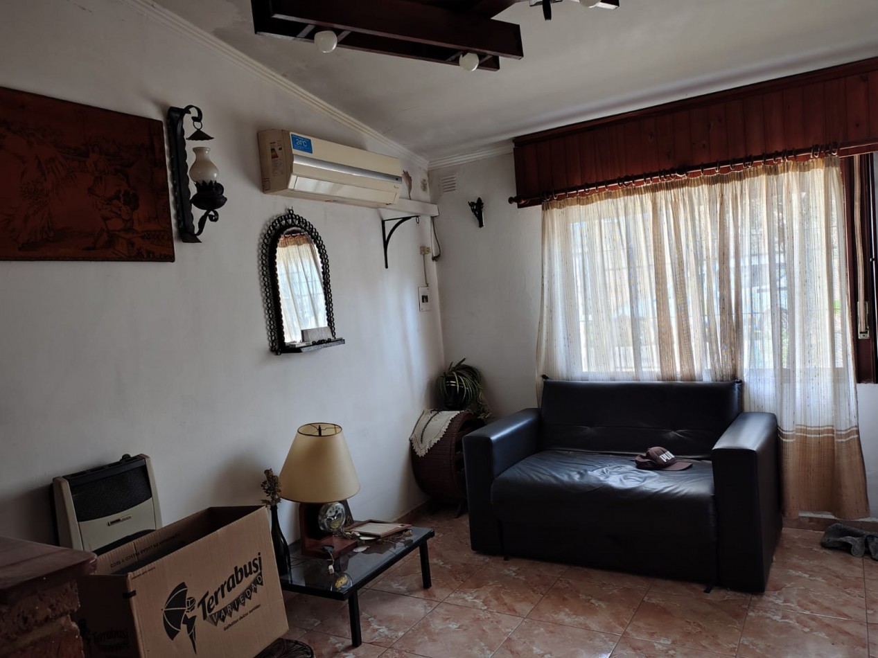 AMPLIA CASA 3 DORM. CALLE BARBAGELATA