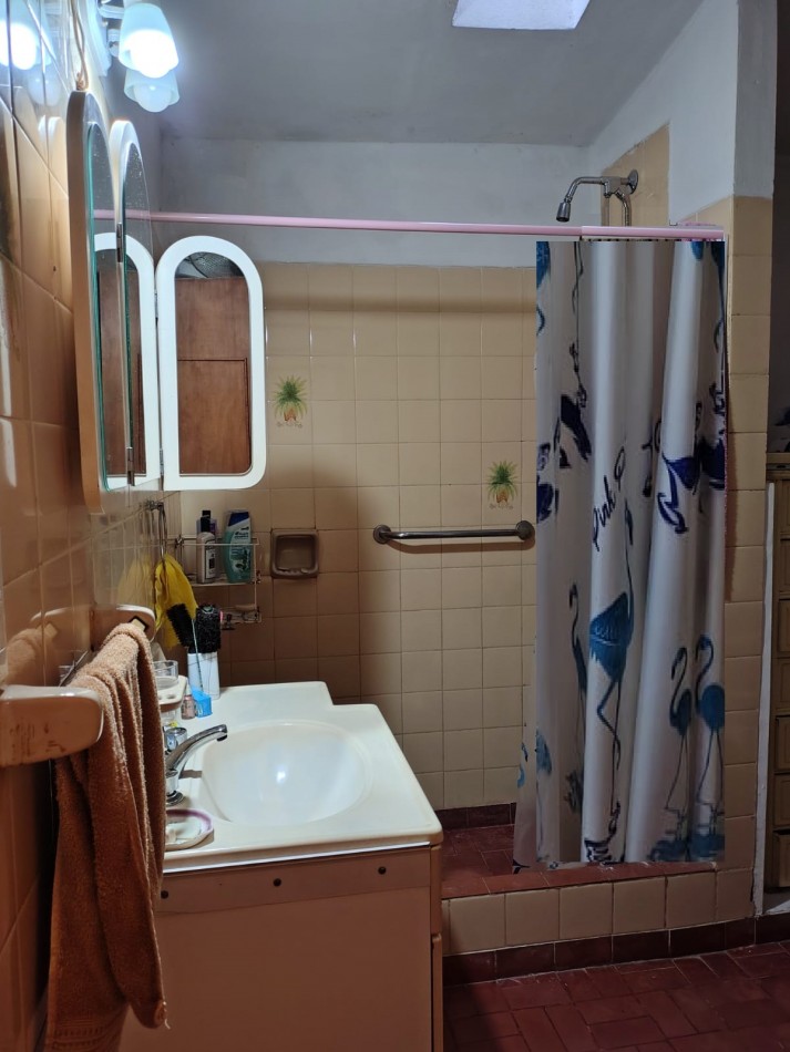 AMPLIA CASA 3 DORM. CALLE BARBAGELATA