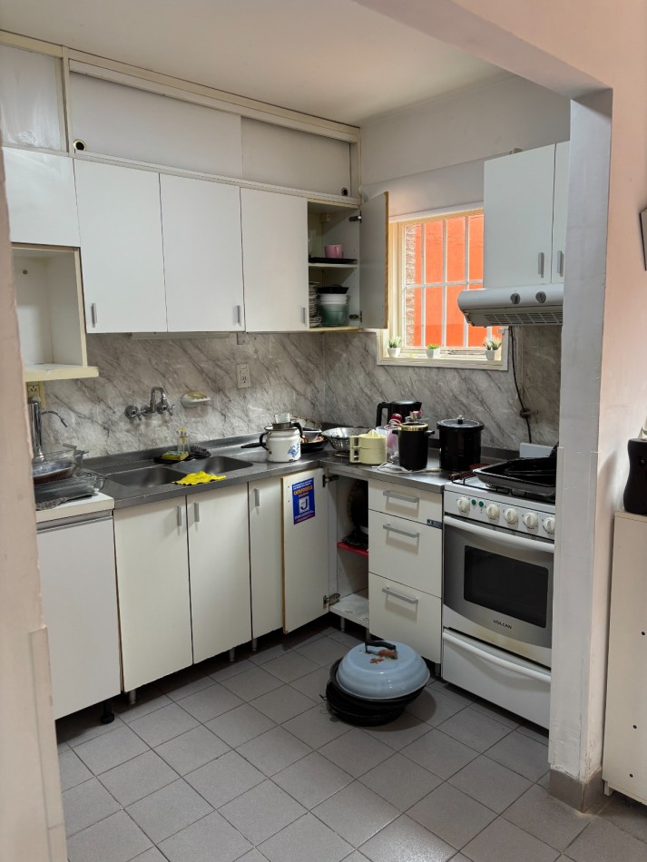 CASA 3 DORM Y COCHERA -  A. PALACIOS Y AV. DE LAS AMERICAS