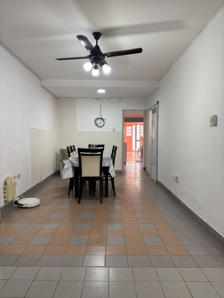 CASA 3 DORM Y COCHERA -  A. PALACIOS Y AV. DE LAS AMERICAS