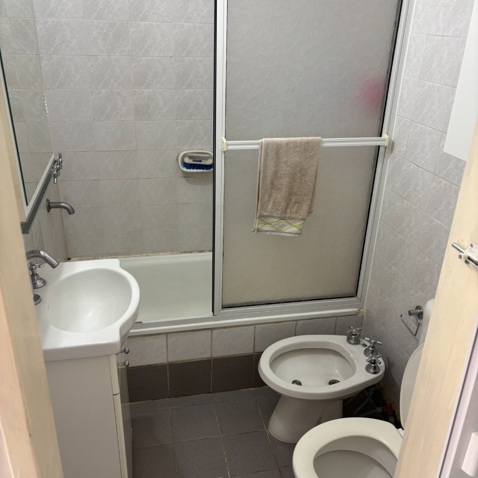 CASA 3 DORM Y COCHERA -  A. PALACIOS Y AV. DE LAS AMERICAS