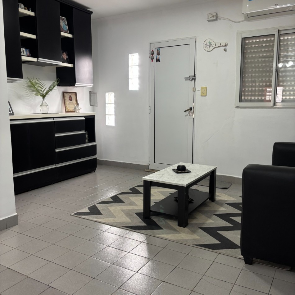 CASA 3 DORM Y COCHERA -  A. PALACIOS Y AV. DE LAS AMERICAS