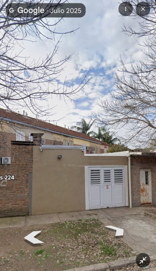 CASA 3 DORM Y COCHERA -  A. PALACIOS Y AV. DE LAS AMERICAS