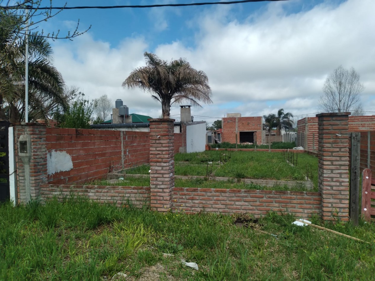 LOTE POSTA DEL SAUCE 250M2 CON CIMIENTOS