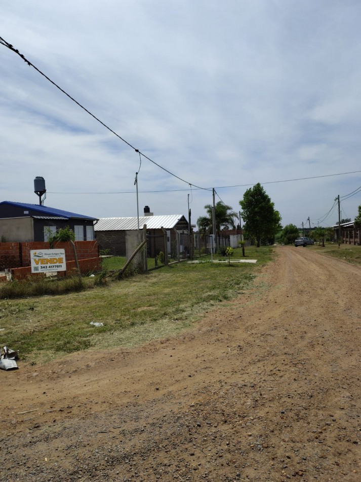 HERMOSA ESQUINA CON QUINCHO Y PILETA  SAUCE MONTRULL