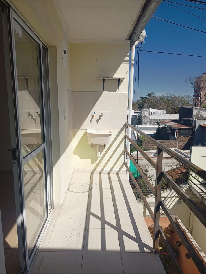 ALQUILER DEPTO: 1 DORM. CALLE RACEDO