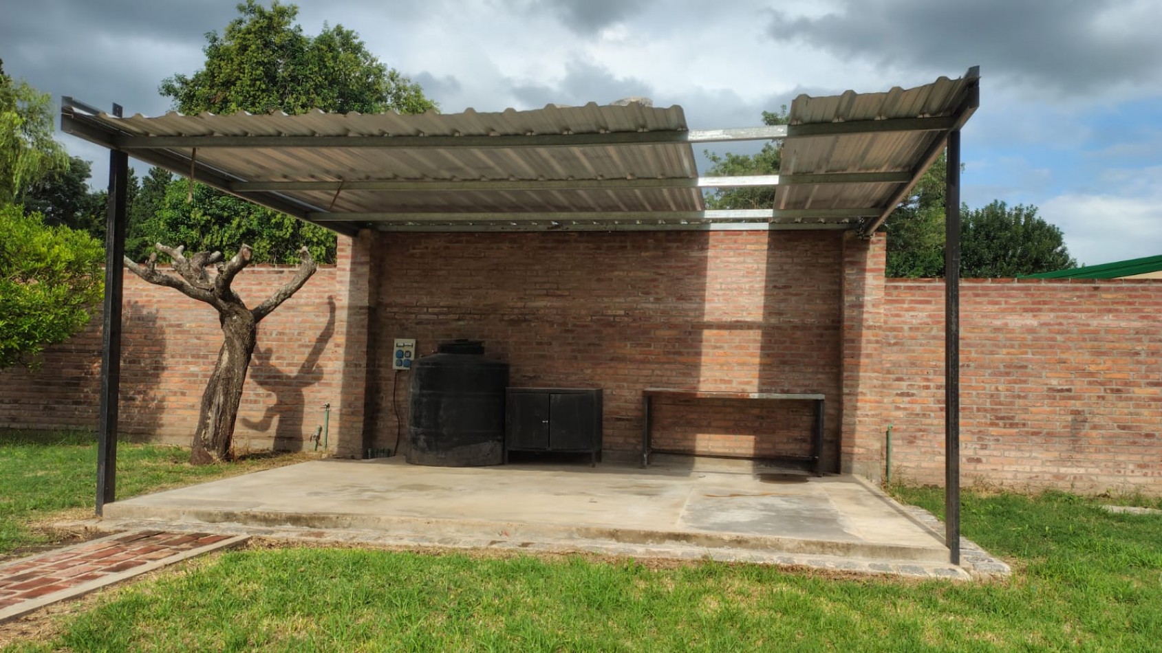 GRAN PROPIEDAD A METROS DE AV. DE LA AMERICAS