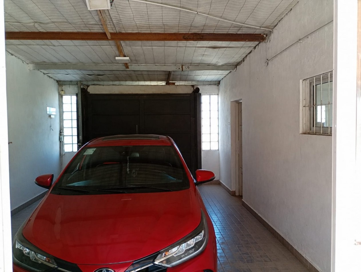 CASA CON GRAN TERRENO EN SAUCE MONTRULL RN12