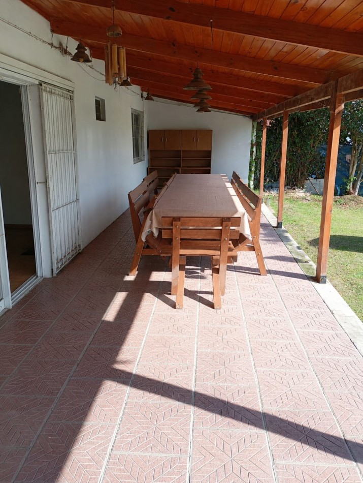 CASA CON GRAN TERRENO EN SAUCE MONTRULL RN12
