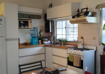 VENTA - CASA INTERNA + DEPTO. 1 DORM. ZONA CENTRO - PARQUE 